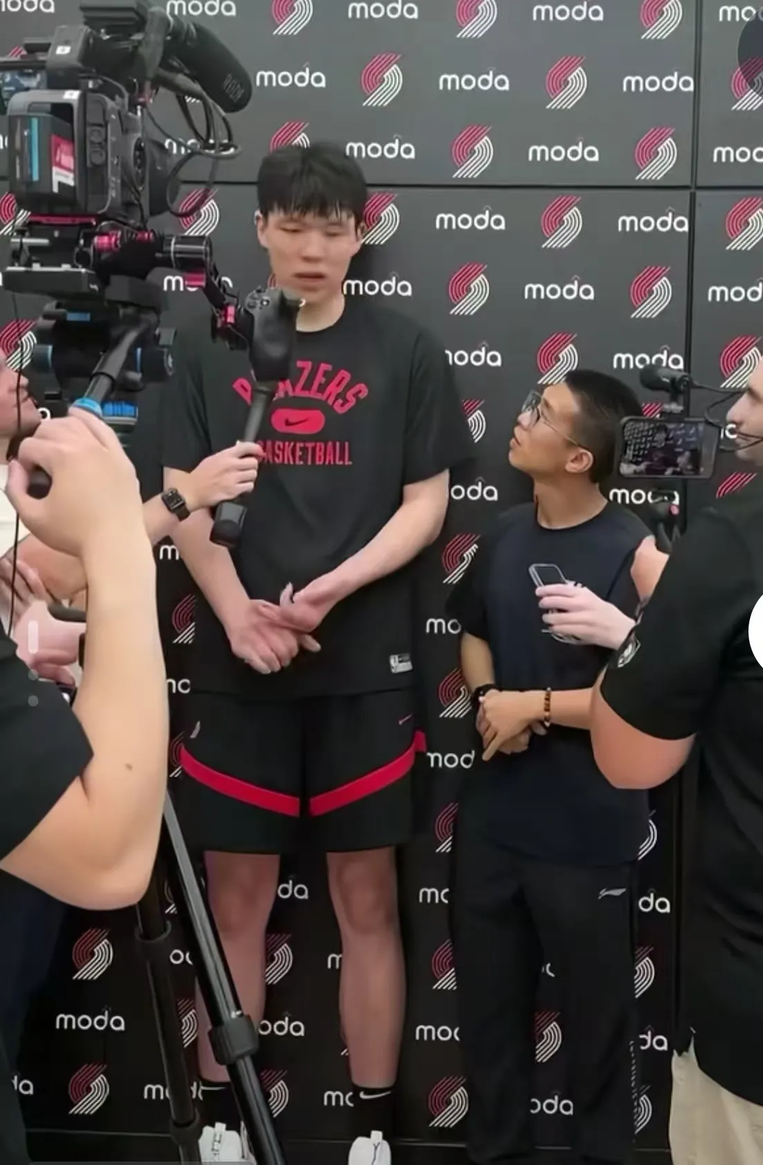 关于这也行？今晨广厦男篮备战欧冠菲尼克斯太阳冲刺阶段强势反弹，克里夫兰骑士今晨豪取连胜的信息