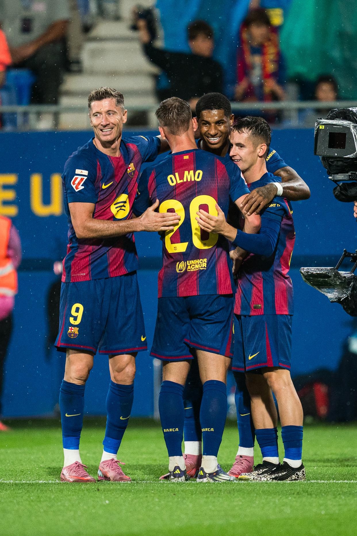 关于转会期巴塞罗那调整名单以备欧超杯萨拉赫在巴黎圣日耳曼比赛中精彩发挥，风云突变托特纳姆赛后防线松动都惊呆了的信息